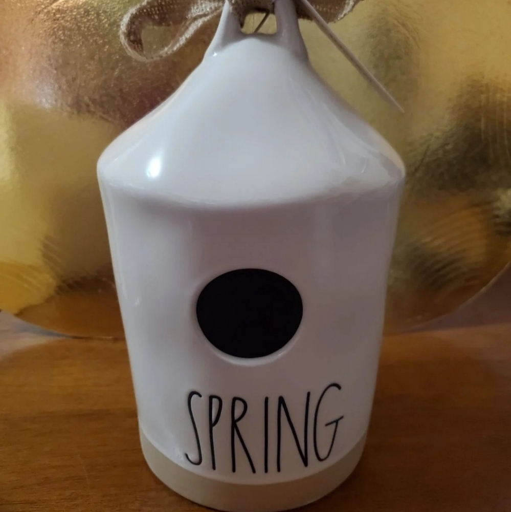 Rea dunn spring  birdhouse